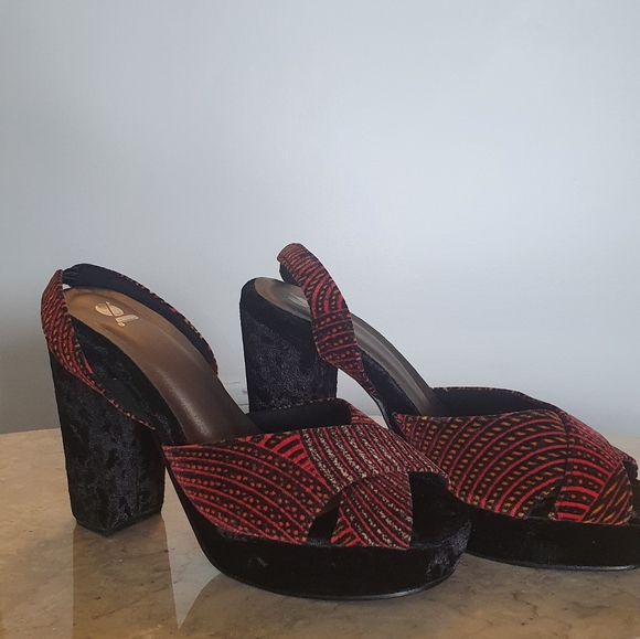 Gossip Black and Red Heels - Picture 3 of 5